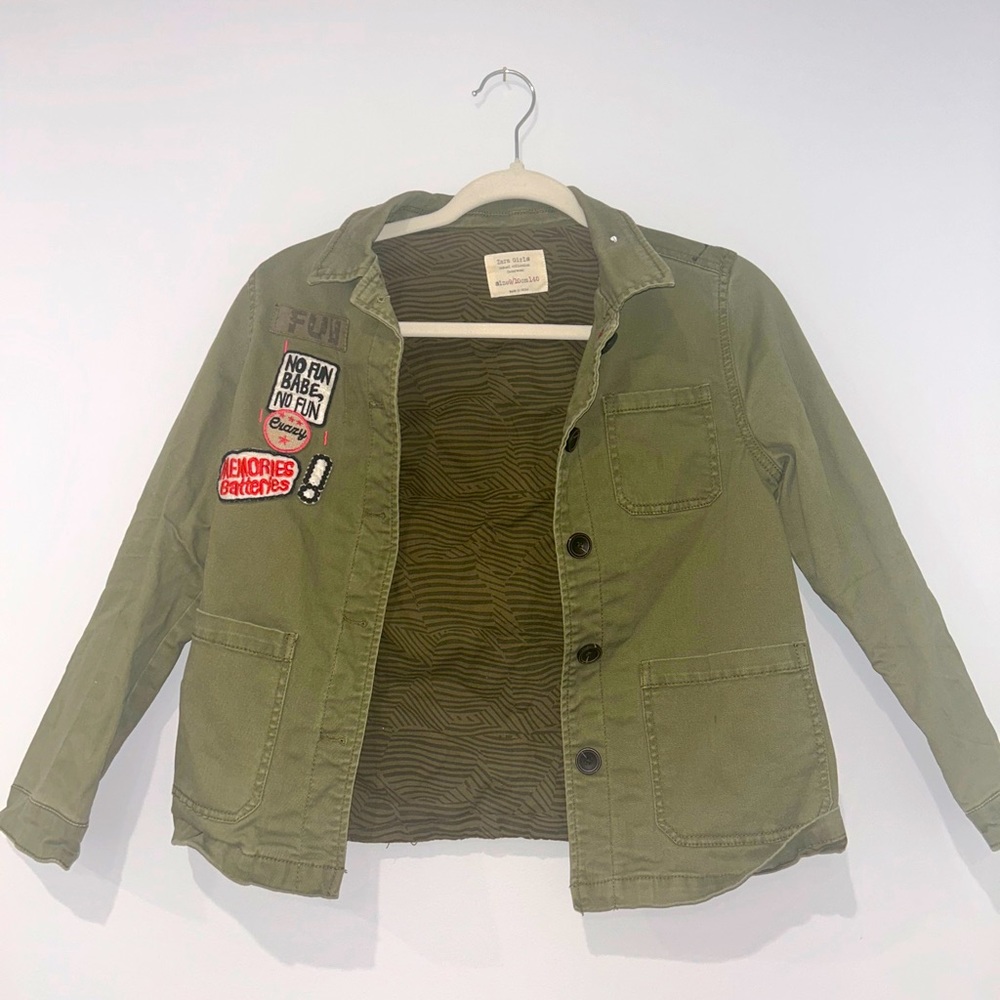 ZARA army jacket w/ patches so trendy & cute! Check out video for details! 9/10